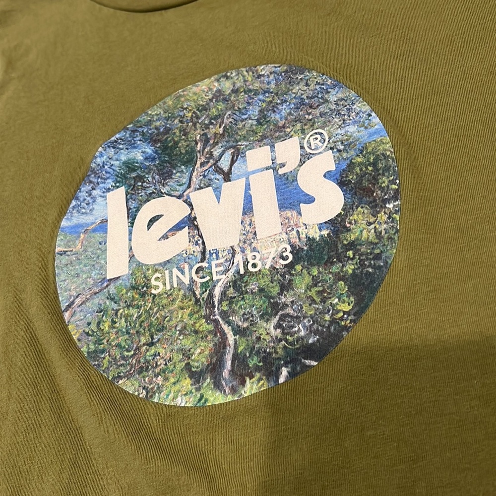 Levi’s Tee - Picture 4 of 5
